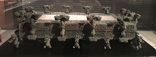 7 云纹铜禁 (1).JPG